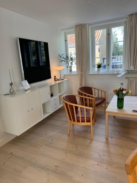 Appartement Korsbrodregade 12 *